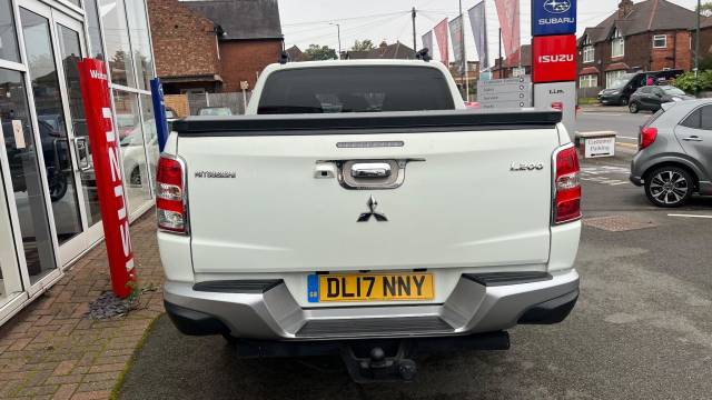 2017 Mitsubishi L200 2.4 Double Cab DI-D 178 Barbarian 4WD Auto