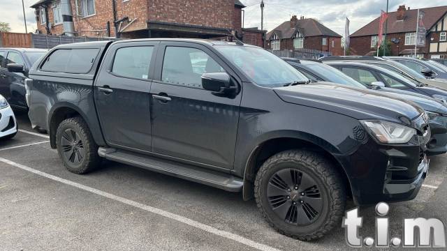 Isuzu D-max 1.9 TD V-Cross 4WD Euro 6 (s/s) 4dr Pickup Diesel Black