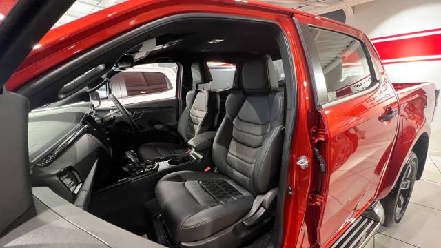 2025 Isuzu D-max 1.9 V-Cross Double Cab 4x4 Auto