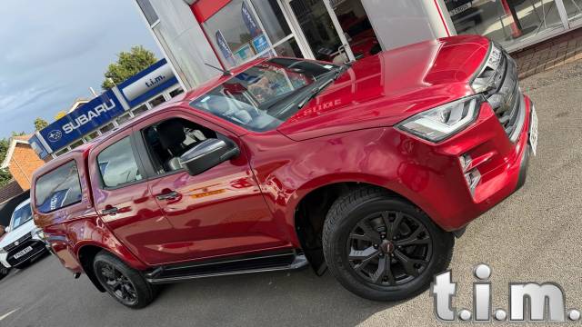 Isuzu D-max 1.9 V-Cross Double Cab 4x4 Auto Pick Up Diesel RED